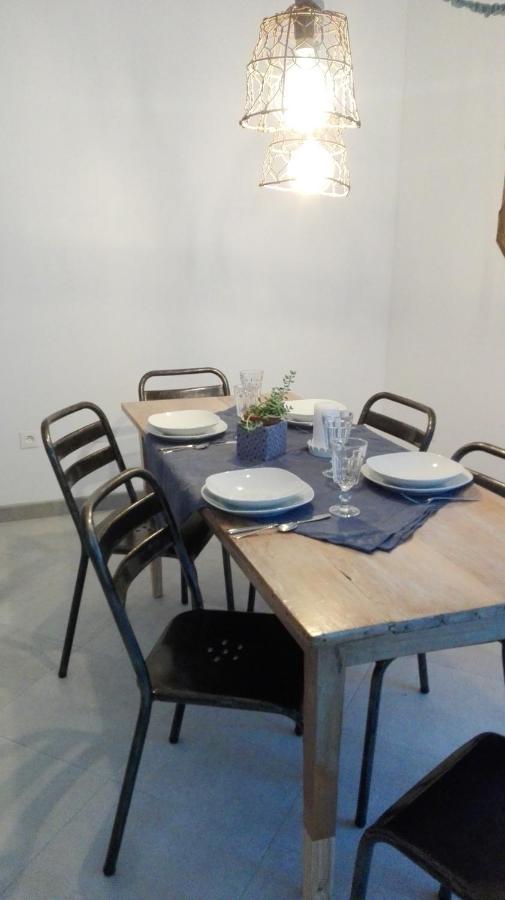 La Malposte Bed & Breakfast Reviers ภายนอก รูปภาพ