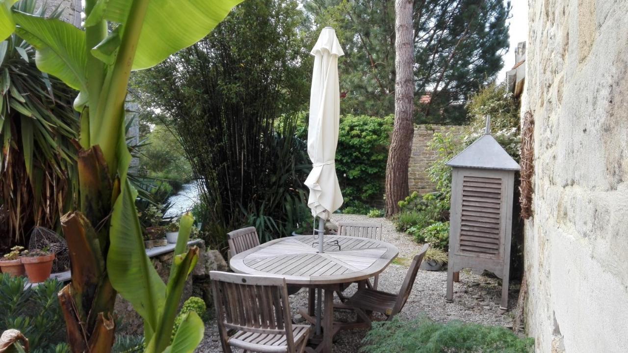 La Malposte Bed & Breakfast Reviers ภายนอก รูปภาพ
