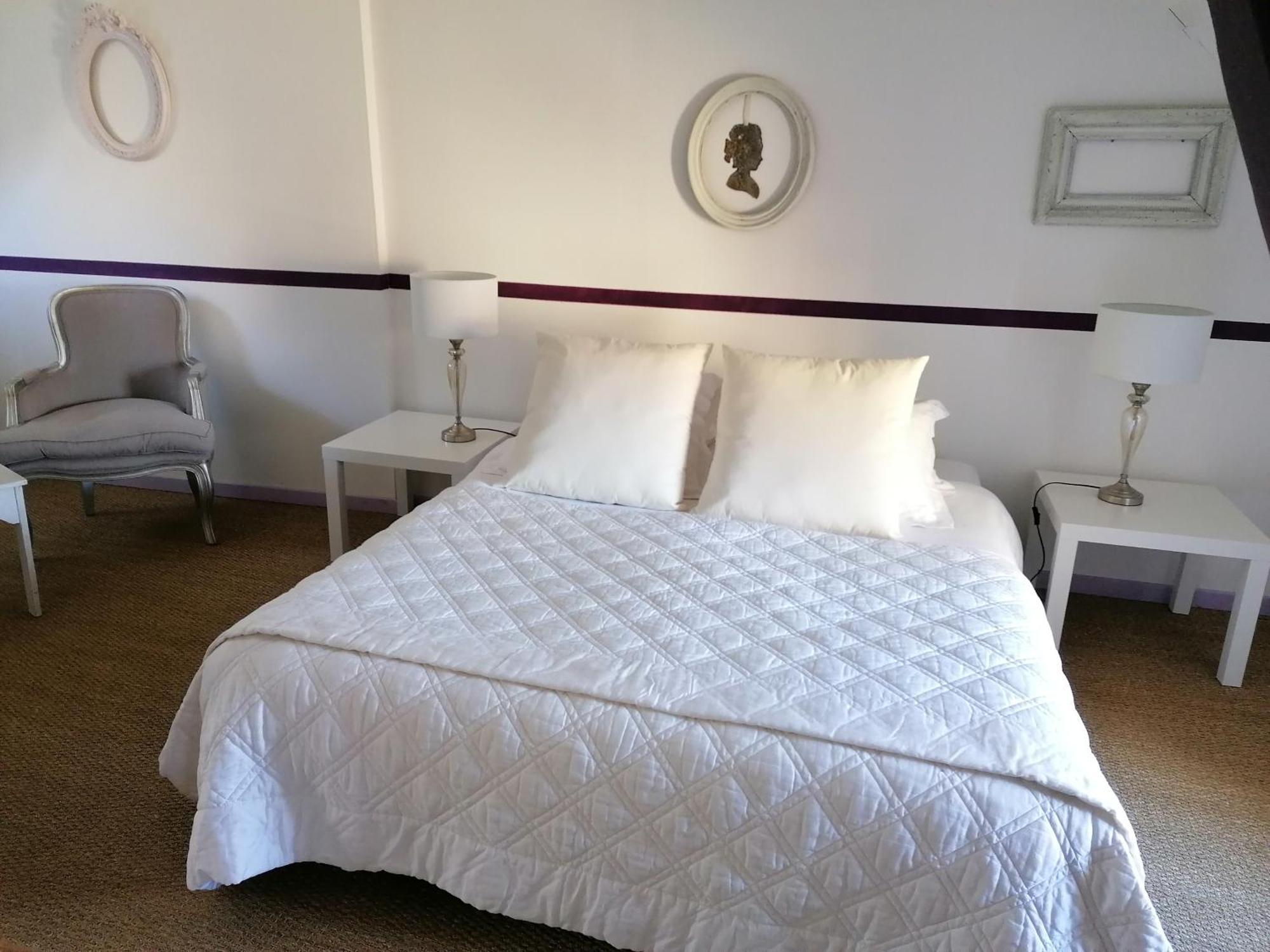 La Malposte Bed & Breakfast Reviers ภายนอก รูปภาพ